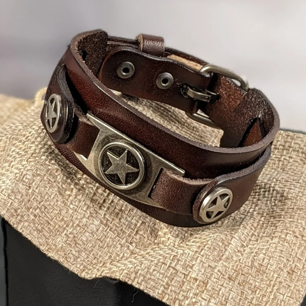 Leather and silver metal star wide bracelet, cowboy Texas Lonestar